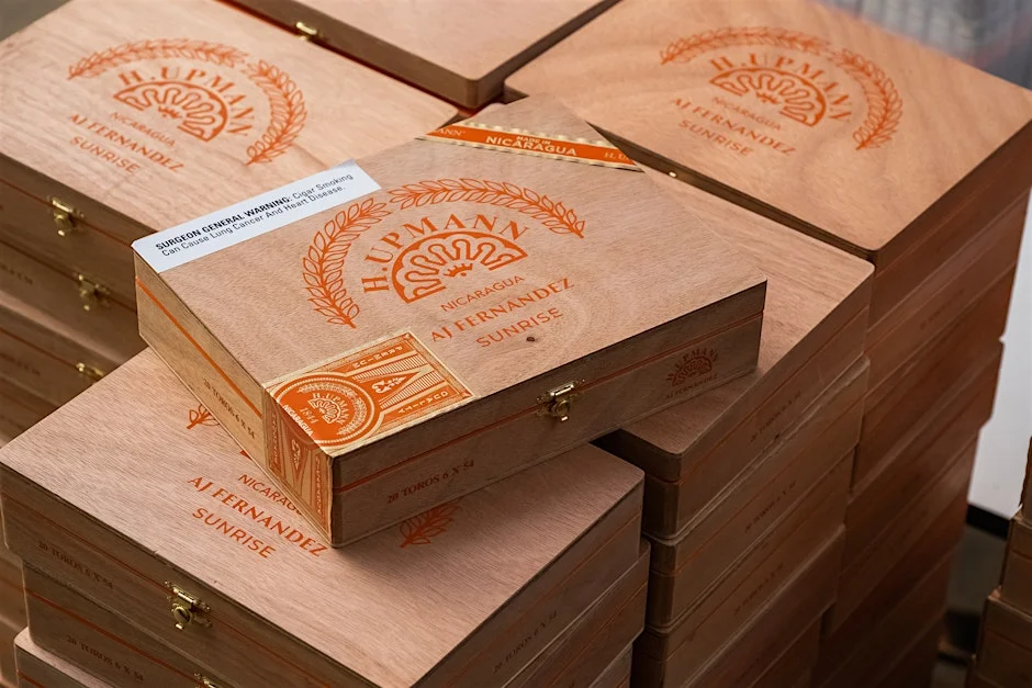 Brunch Club ft. H. Upmann by AJ Fernandez Sunrise at Casa de Montecristo Cigar Lounge – FM 1960
